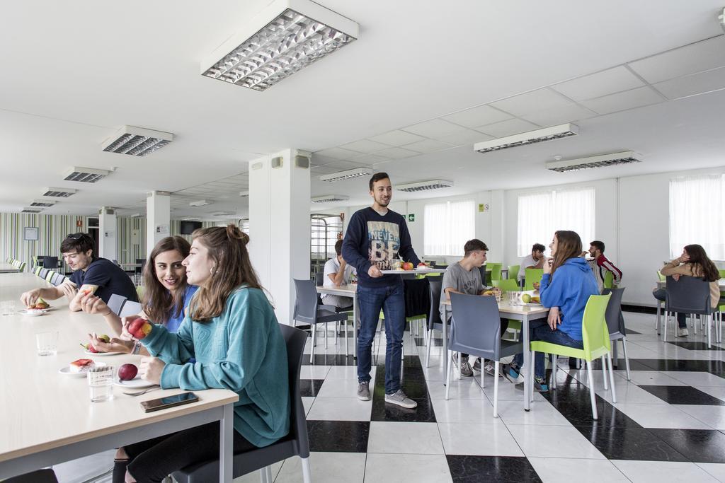 Residencia Universitaria Resa Siglo Xxi